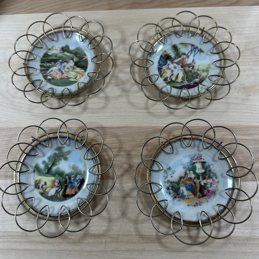 Set of 4 Vintage Japan Mini Collector Plates with Wire Frames EUC